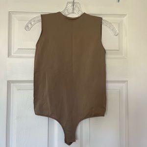 Skims Essential Crew Neck Sleeveless Bodysuit